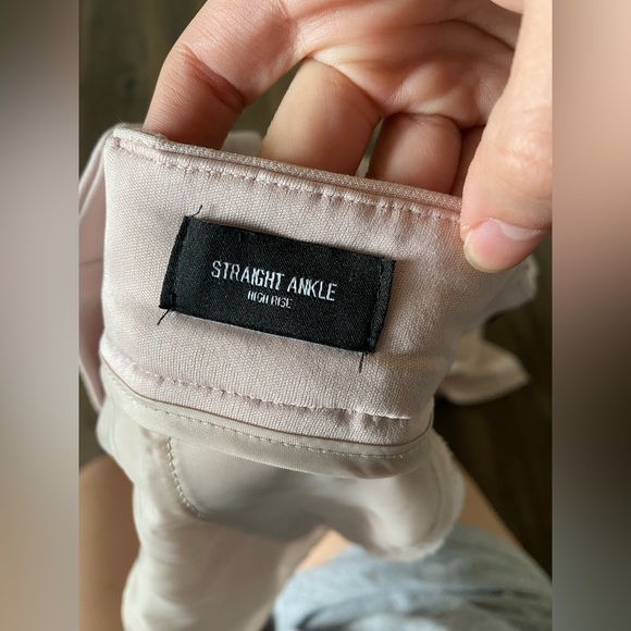 Pale pink capri pants from express - Picture 5 of 5